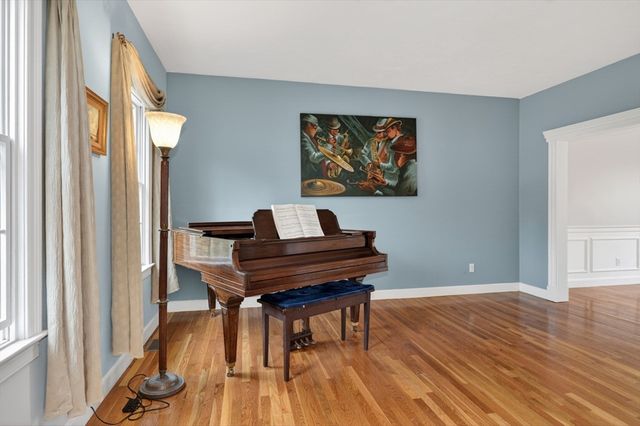 390 Hudson St, Northborough, MA 01532