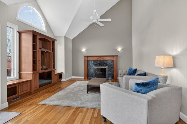 390 Hudson St, Northborough, MA 01532