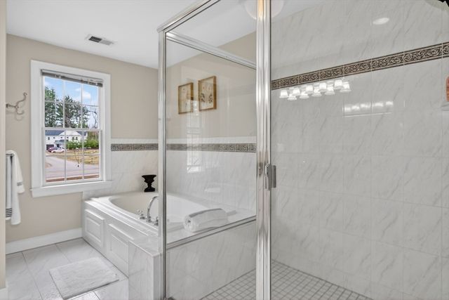 390 Hudson St, Northborough, MA 01532