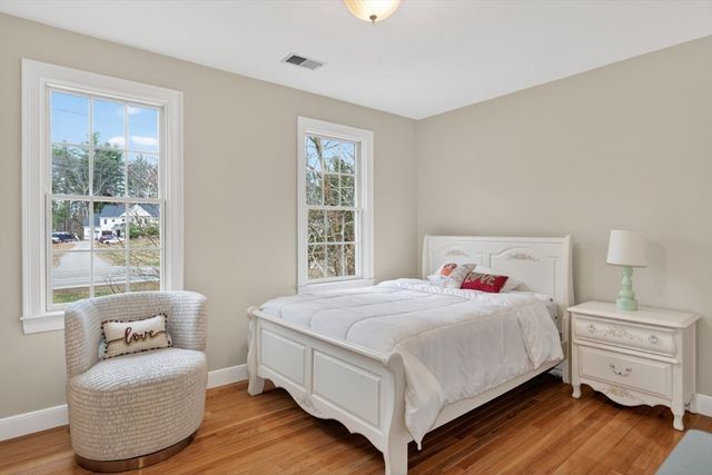 390 Hudson St, Northborough, MA 01532