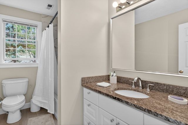 390 Hudson St, Northborough, MA 01532