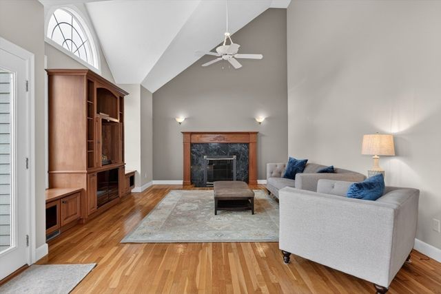 390 Hudson St, Northborough, MA 01532