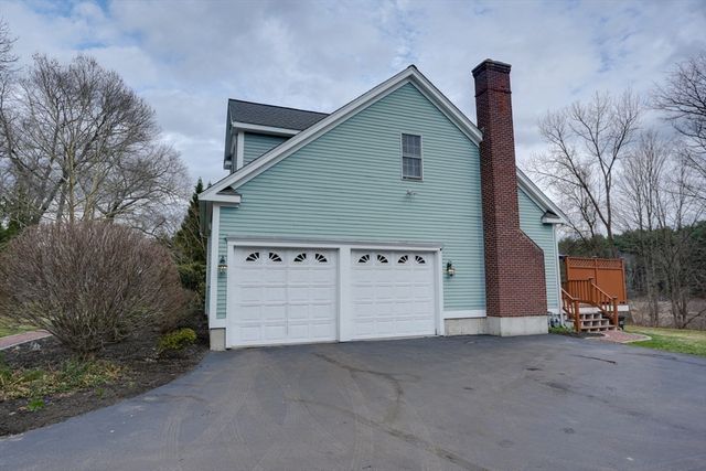 390 Hudson St, Northborough, MA 01532