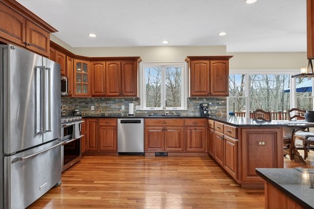 390 Hudson St, Northborough, MA 01532