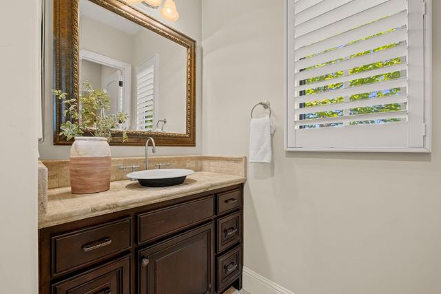 5301 Montserrat Ln, Loomis, CA 95650