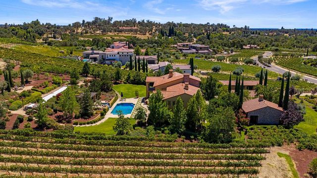 5301 Montserrat Ln, Loomis, CA 95650