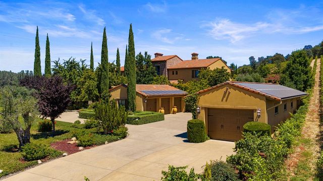 5301 Montserrat Ln, Loomis, CA 95650