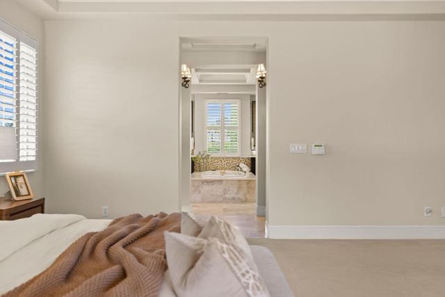 5301 Montserrat Ln, Loomis, CA 95650