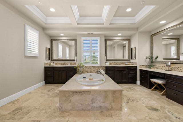 5301 Montserrat Ln, Loomis, CA 95650