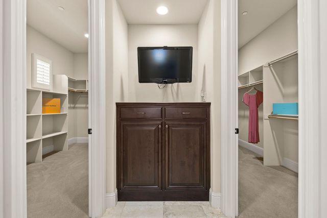 5301 Montserrat Ln, Loomis, CA 95650