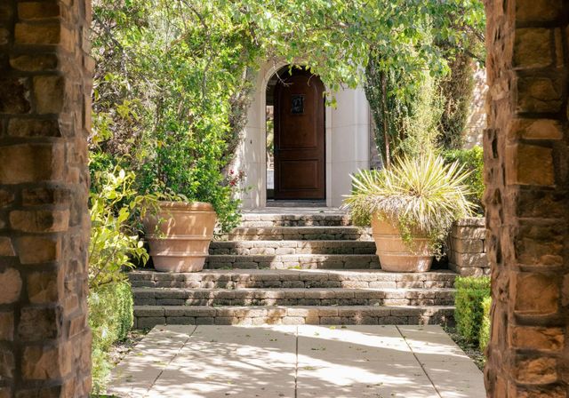 5301 Montserrat Ln, Loomis, CA 95650