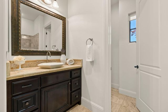 5301 Montserrat Ln, Loomis, CA 95650