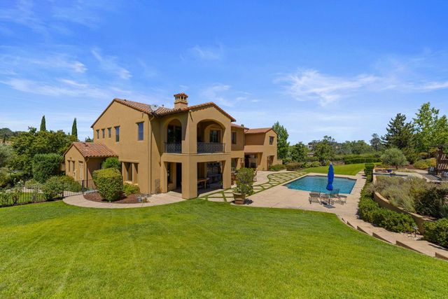 5301 Montserrat Ln, Loomis, CA 95650