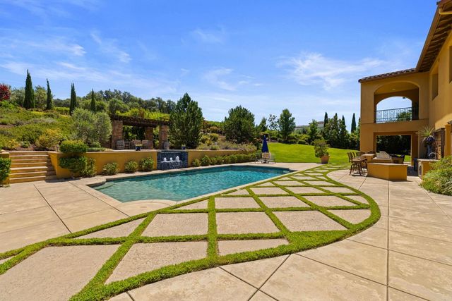 5301 Montserrat Ln, Loomis, CA 95650