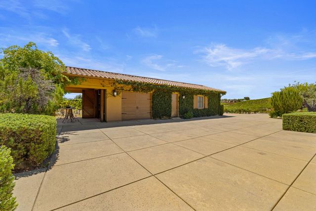 5301 Montserrat Ln, Loomis, CA 95650