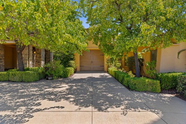 5301 Montserrat Ln, Loomis, CA 95650