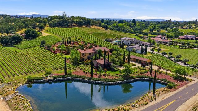 5301 Montserrat Ln, Loomis, CA 95650