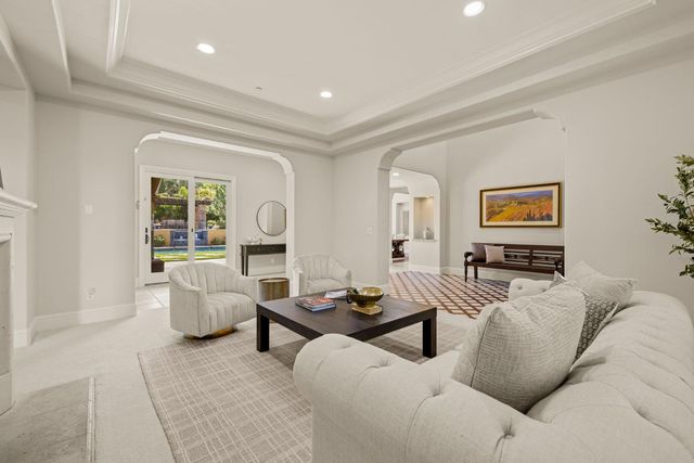 5301 Montserrat Ln, Loomis, CA 95650