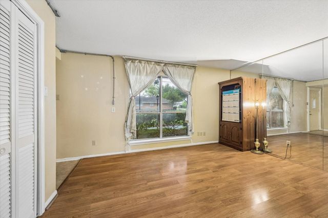 5218 Milwee Street 6, Houston, TX 77092