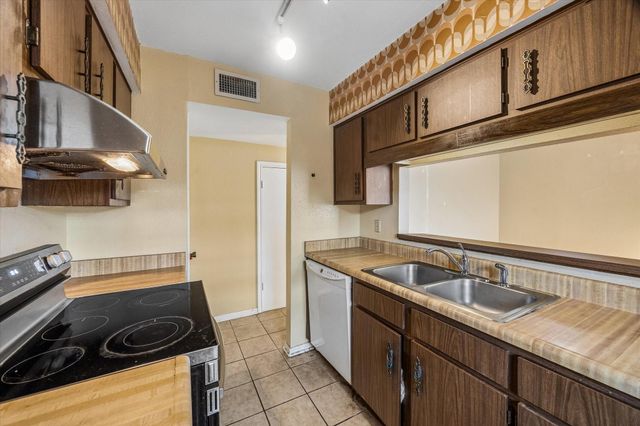 5218 Milwee Street 6, Houston, TX 77092