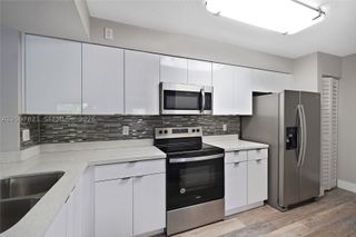 18840 NW 57th Ave 306, Hialeah, FL 33015
