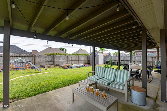 207 Bayou Des Glaises Road, Broussard, LA 70518