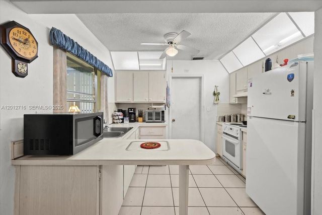 5721 NW 87th Ave, Tamarac, FL 33321