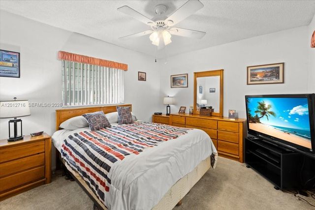 5721 NW 87th Ave, Tamarac, FL 33321