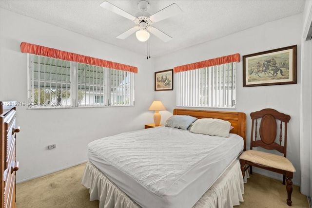 5721 NW 87th Ave, Tamarac, FL 33321