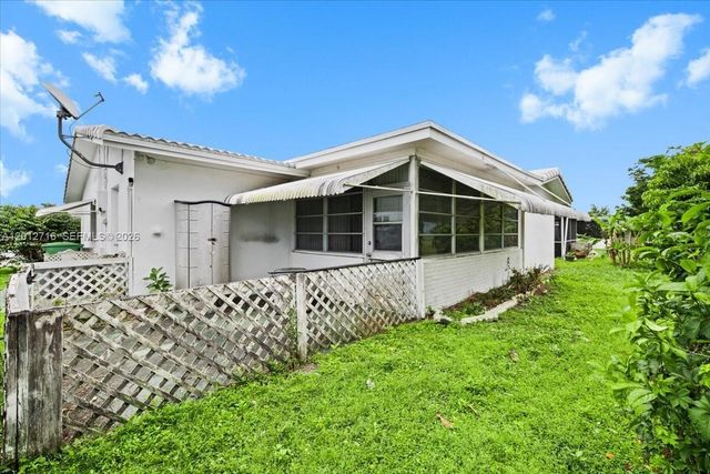 5721 NW 87th Ave, Tamarac, FL 33321
