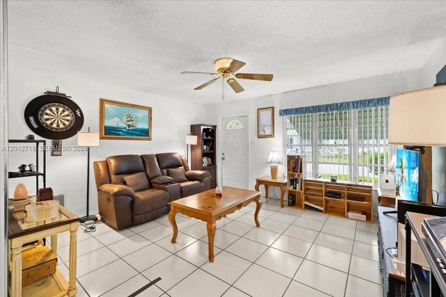 5721 NW 87th Ave, Tamarac, FL 33321