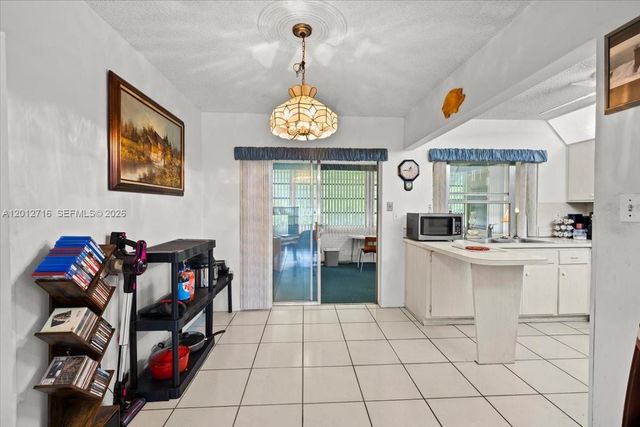 5721 NW 87th Ave, Tamarac, FL 33321