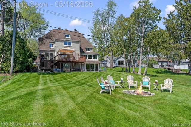 4693 Forest Avenue, Waterford Charter Township, MI 48328