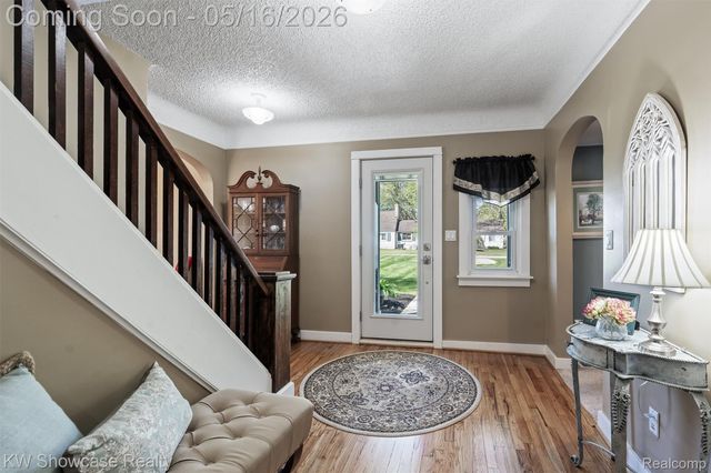4693 Forest Avenue, Waterford Charter Township, MI 48328