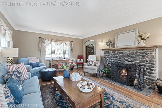4693 Forest Avenue, Waterford Charter Township, MI 48328