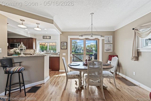 4693 Forest Avenue, Waterford Charter Township, MI 48328