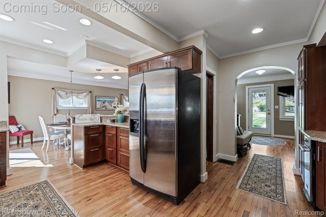 4693 Forest Avenue, Waterford Charter Township, MI 48328
