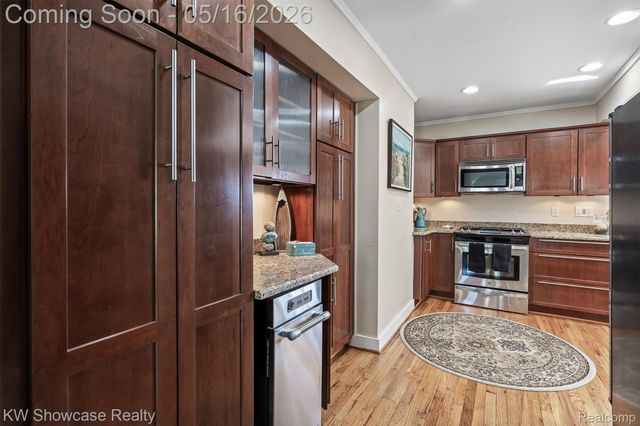 4693 Forest Avenue, Waterford Charter Township, MI 48328