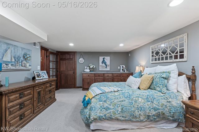 4693 Forest Avenue, Waterford Charter Township, MI 48328