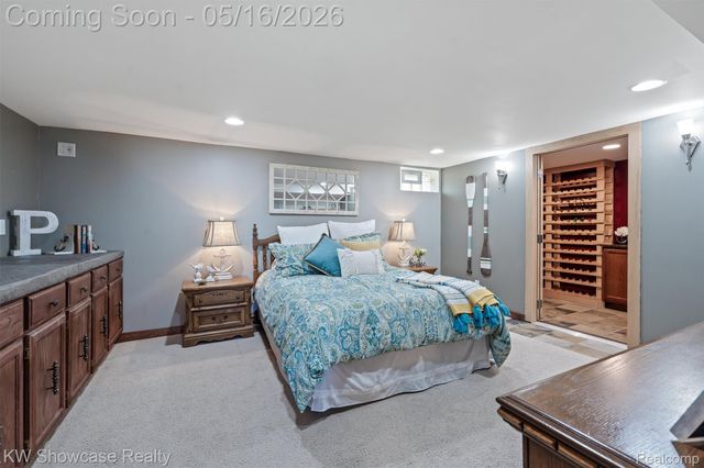 4693 Forest Avenue, Waterford Charter Township, MI 48328