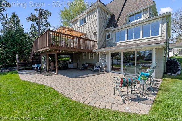 4693 Forest Avenue, Waterford Charter Township, MI 48328
