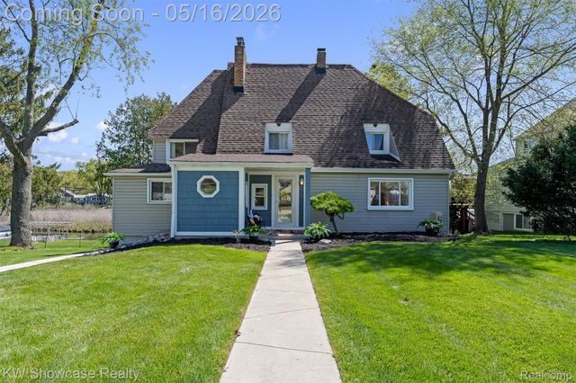 4693 Forest Avenue, Waterford Charter Township, MI 48328