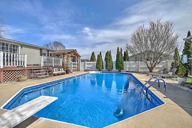 266 Max Jett Road, Johnson City, TN 37601