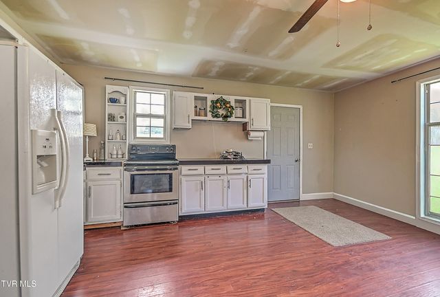 266 Max Jett Road, Johnson City, TN 37601