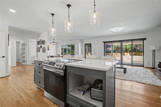 7330 Hunters Branch NE Drive, Sandy Springs, GA 30328