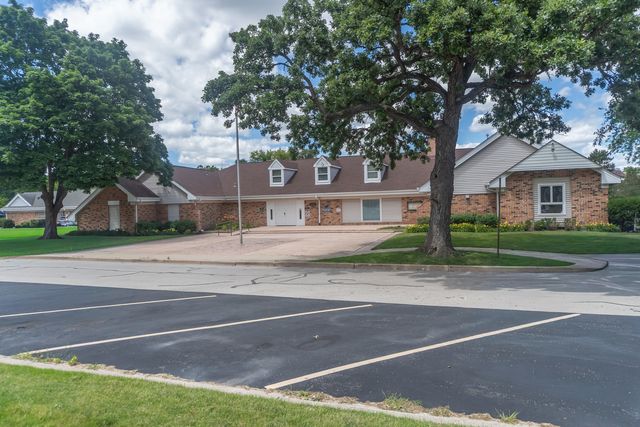 4028 Oxford Court, Streamwood, IL 60107