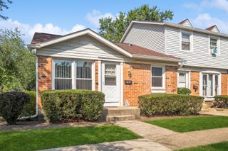 4028 Oxford Court, Streamwood, IL 60107