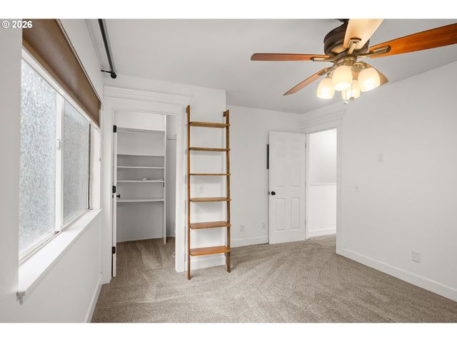 6301 WHITE TAIL Dr 51, West Linn, OR 97068