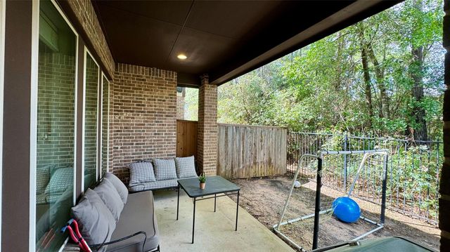 27 Jonquil Place, Tomball, TX 77375