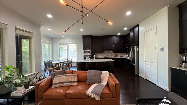 27 Jonquil Place, Tomball, TX 77375